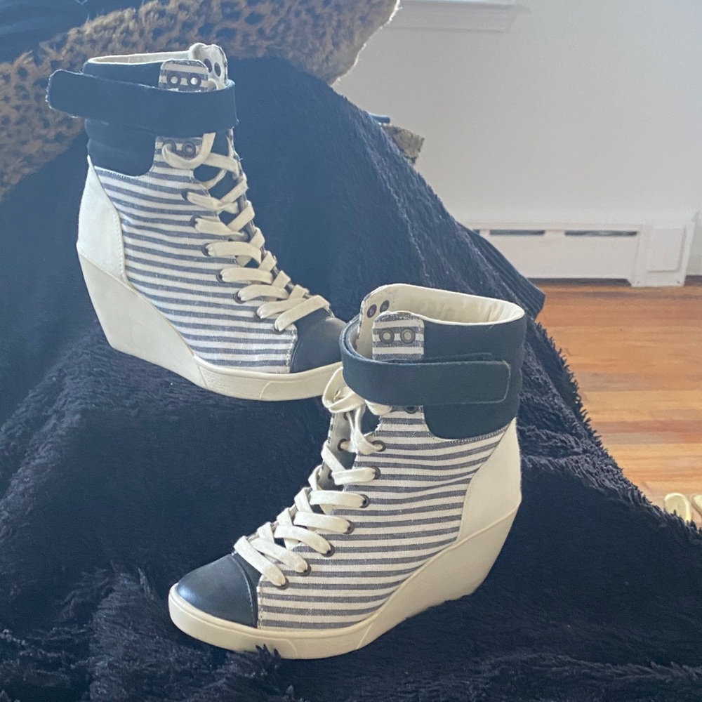 Nine West Striped Black and White Wedge Sneakers